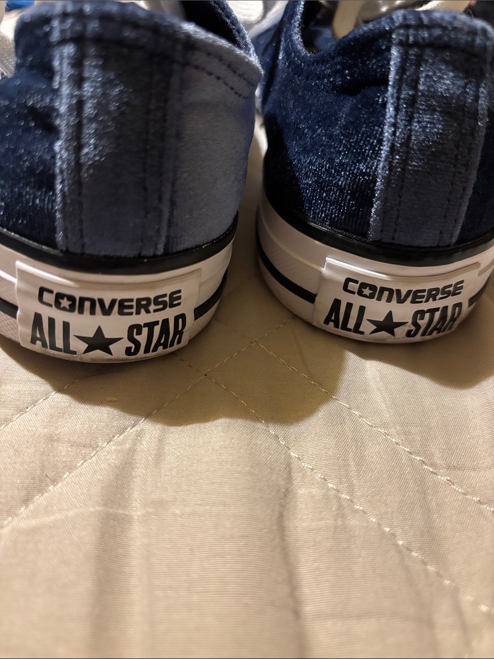 Converse Chuck Taylor All Star sneakers in a navy blue velvet - Picture 2 of 3